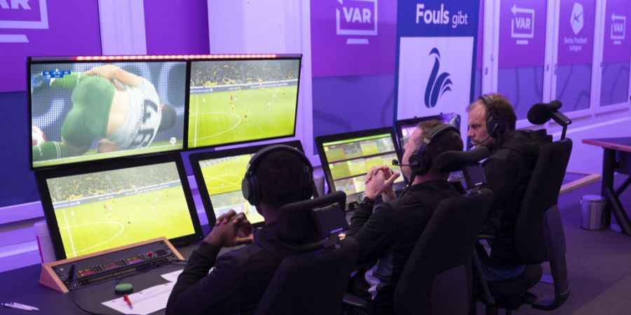 VAR FCB YB