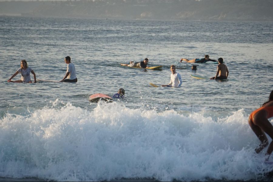 Die Playa Zicatela ist bekannt und beliebt bei Surfern – die Wellen können aber auch gefährlich werden.