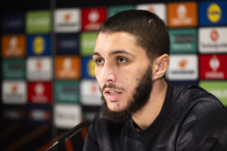 Jaouen Hadjam YB Afrika-Cup