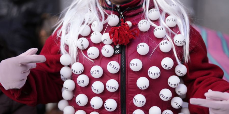 Zwei Tage vor Heiligabend halten Millionen Spanier traditionell den Atem an. Die Weihnachtslotterie beschert unzählige Preise und Glücksmomente.