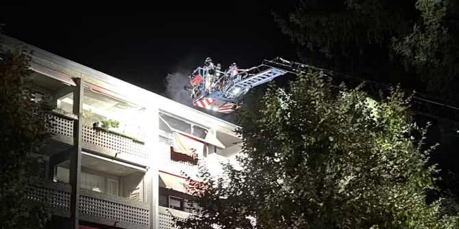 Brand in Mehrfamilienhaus