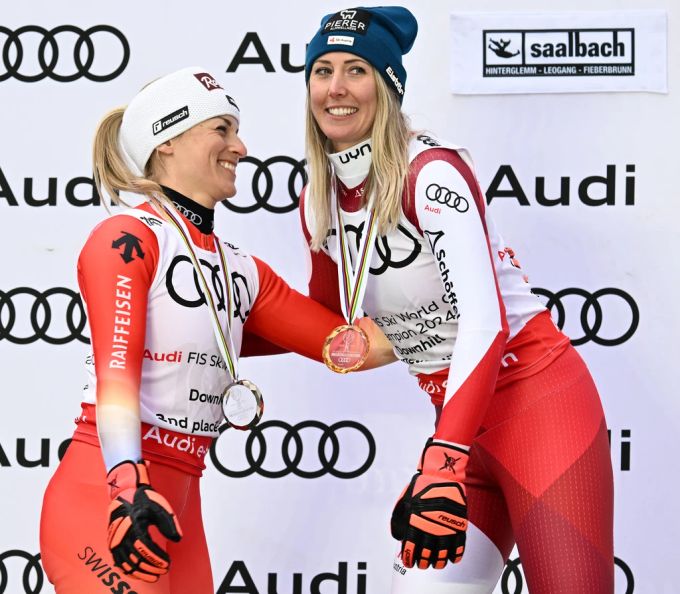 Im Abfahrts-Weltcup muss Lara Gut-Behrami Cornelia Hütter (rechts) den Vortritt überlassen. Lara Gut-Behrami