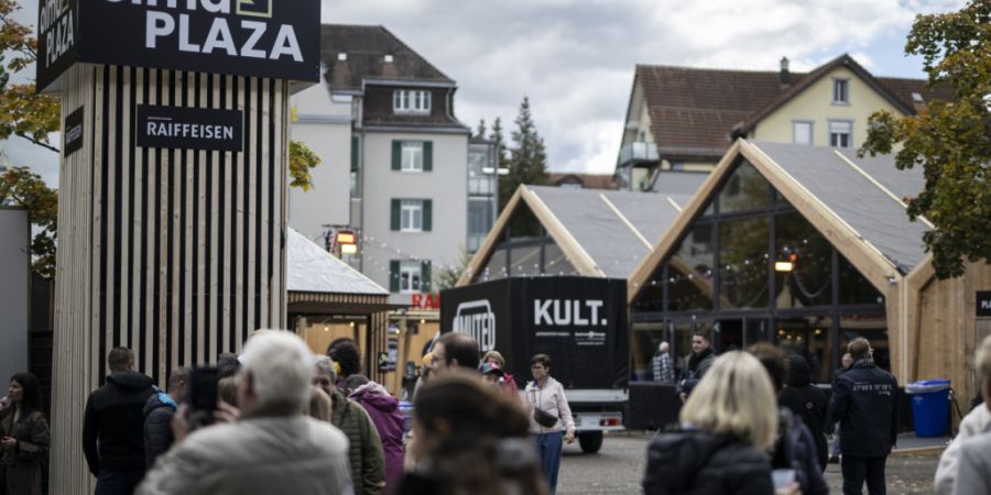 An der Olma-Plaza ist es am Freitagabend zu einer Auseinandersetzung gekommen. Ein Mann erlitt dabei einen Schädelbruch. (Symbolbild)
