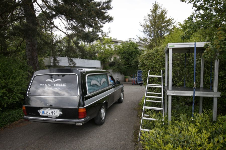 Leichenwagen Der Bestatter