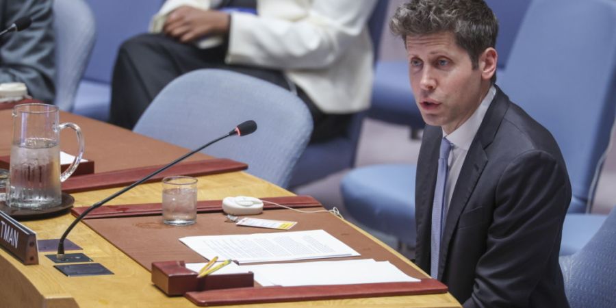 «Wir sind an einem Scheideweg angelangt», sagte der Chef des ChatGPT-Entwicklers OpenAI, Sam Altman, vor dem Gremium in New York.