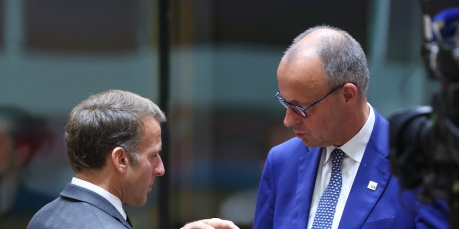 Frankreichs Präsident Emmanuel Macron (links) und der deutsche Bundeskanzler Friedrich Merz warben für mehr Schutz gegen unfaire Handelspraktiken von Drittstaaten. (Archivbild)