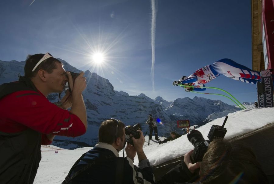 Die Lauberhorn-Abfahrt in Wengen dürfte am Samstag bei bestem Wetter gestartet werden.