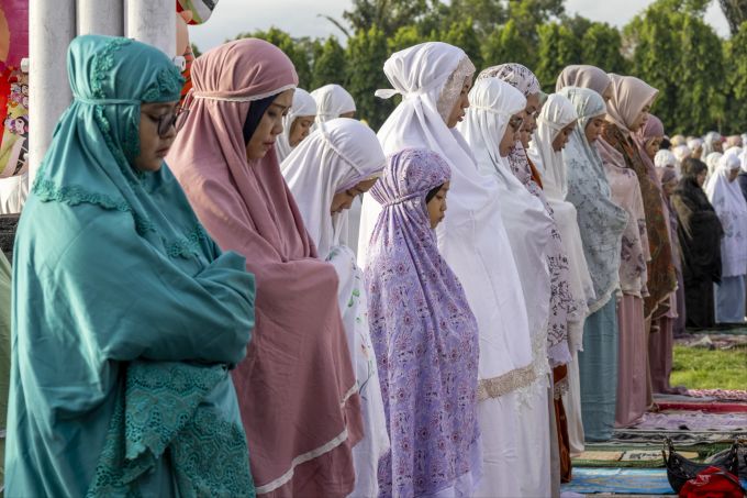 Menschen nehmen am Eid al-Fitr-Gebet in Denpasar, Bali, Indonesien teil. (Symbolbild) bali