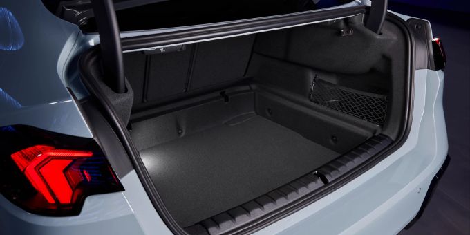 Die Ladeöffnung ist so gestaltet, dass das Be- und Entladen relativ komfortabel vonstattengeht. BMW 2er Gran Coupé
