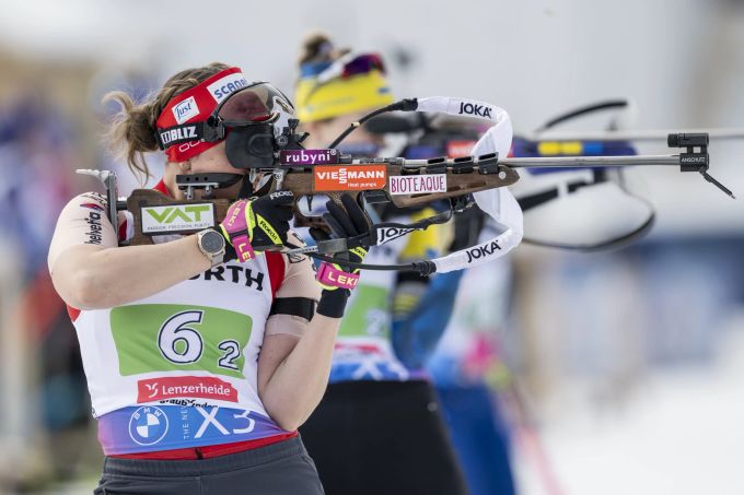 Lena Häcki-Gross im Einsatz an der Biathlon-WM in Lenzerheide. Lena Häcki-Gross Biathlon-WM Lenzerheide