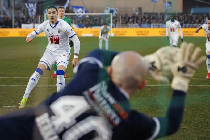 Kevin Spadanuda (FC Luzern) scheitert vom Elfmeterpunkt. Yverdon FC Luzern