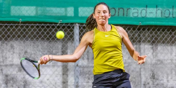 Lisalou Charlotte Römer ist Aargauer Meisterin. Tennisspielerin