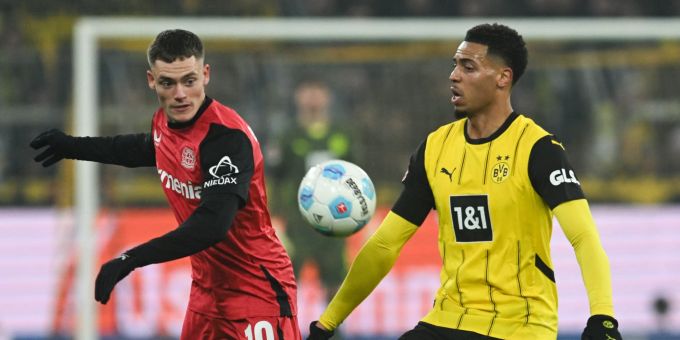 Florian Wirtz (links) wird in der Bundesliga gegen den BVB eingewechselt. Bundesliga