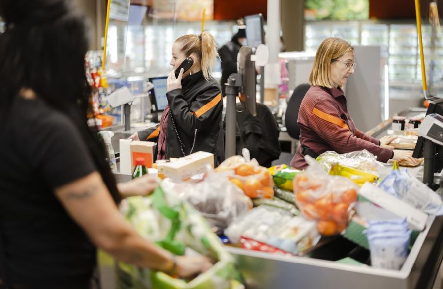 Das Blaue Kreuz bedauert, dass in der Migros Produkte mit Alkohol verkauft werden.