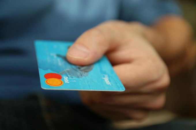 Wie viel Geld hast du letztes Jahr ungefähr für Mode ausgegeben? Kreditkarte