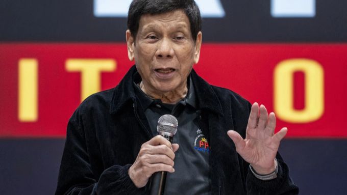 Der philippinische Ex-Präsident Duterte wurde wegen Verbrechen gegen die Menschlichkeit in Manila festgenommen. ex präsident duterte