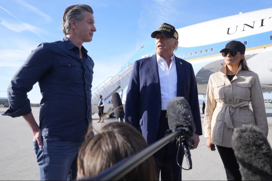 Donald Trump kritisierte diesbezüglich die mangelnde Wasserversorgung und warf Kaliforniens Gouverneur vor, kein Wasser aus Stauseen abfliessen zu lassen, um Fische zu schützen.