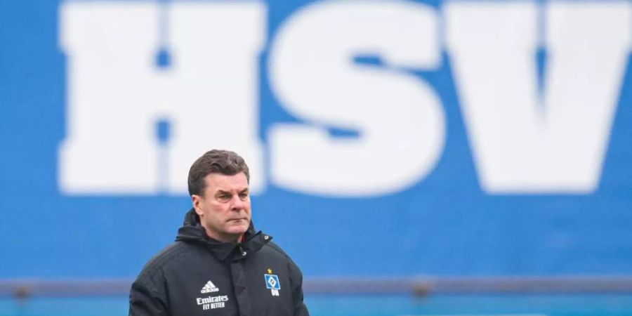 Dieter Hecking will mit dem HSV wieder in die Bundesliga aufsteigen. Foto: Daniel Reinhardt/dpa