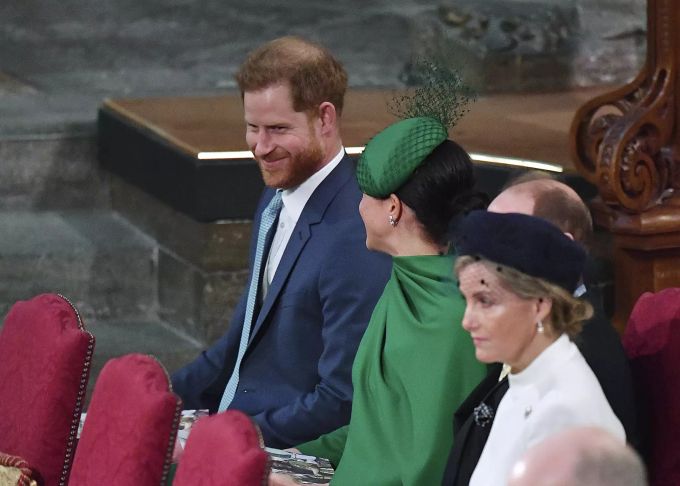 Wer denkt, Prinz Harry und Meghan Markle haben sich beim Gottesdienst in der Westminster Abbey nicht farblich abgestimmt, hat falsch gedacht. Meghan Markle Prinz Harry