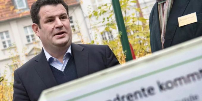 Bundesarbeitsminister Hubertus Heil (SPD) muss wegen seines Referentenentwurfs zur Grundrente viel Kritik einstecken. Foto: Jörg Carstensen/dpa Bundesarbeitsminister Hubertus Heil (SPD) muss wegen seines Referentenentwurfs zur Grundrente viel Kritik einstecken. Foto: Jörg Carstensen/dpa