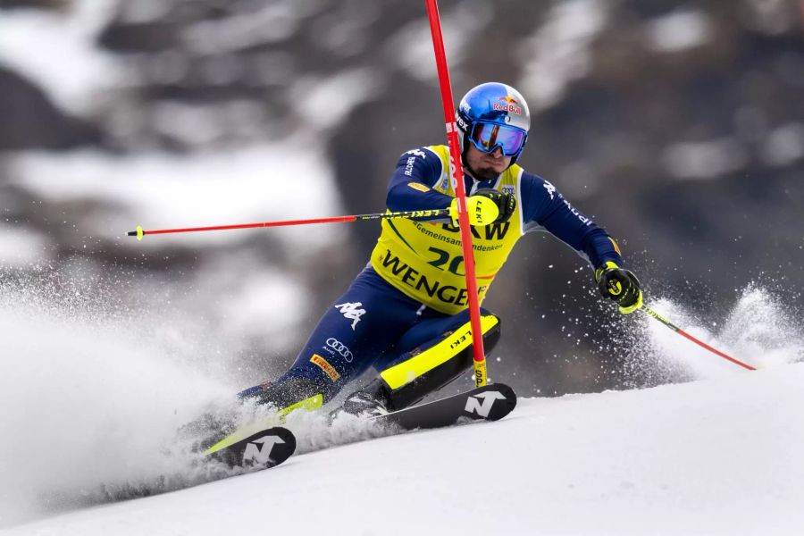 Ein seltenes Bild: Abfahrts-Ass Dominik Paris auf Slalom-Skiern.