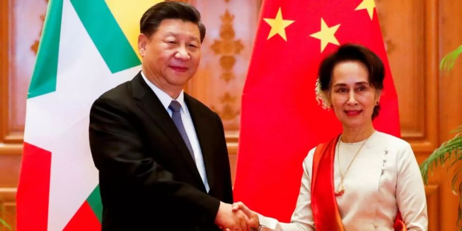 Xi Jinping mit Aung San Suu Kyi