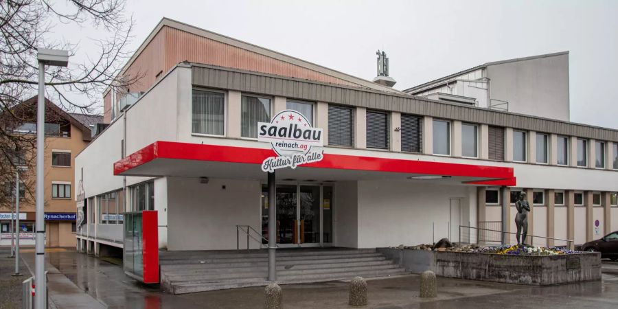 Der Saalbau in Reinach.