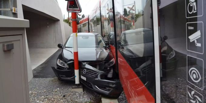 Der durch den Unfall entstandene Sachschaden beträgt mehrere Zehntausend Franken. Unfall mit der Appenzeller Bahn