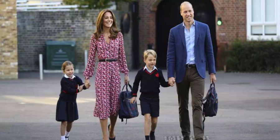 Prinz George mit seinen Eltern und Schwester Charlotte.