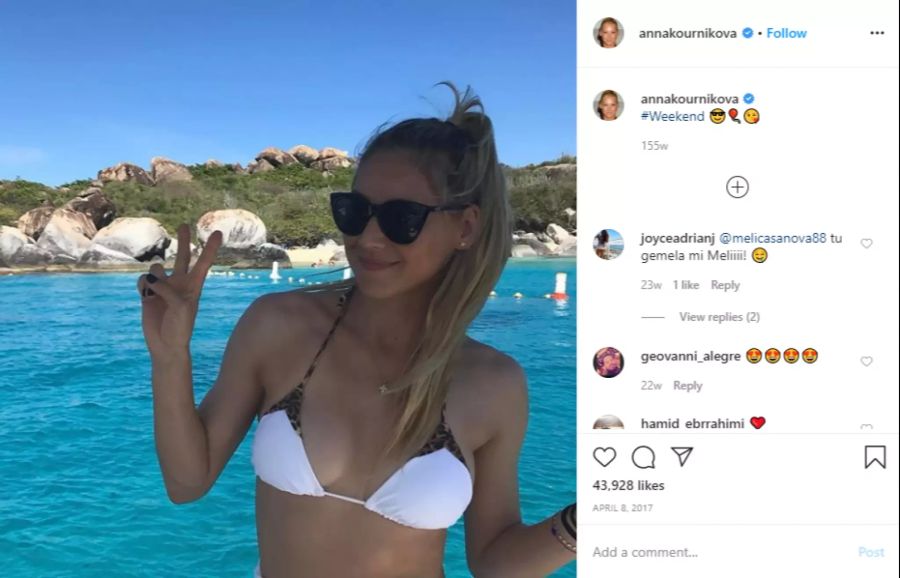 Anna Kournikova zeigt sich auf Instagram immer noch freizügig.