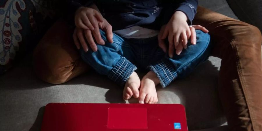 Kathinka Seifert betrieb den Blog «pauliskleinesleben», in dem sie über das Leben mit ihrer Familie und ihren Sohn Paul, der mit Trisomie 21 auf die Welt kam, schrieb. Foto: Marijan Murat/dpa