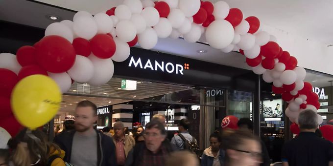 Die Multimedia- und Elektronikkette Fnac eröffnet neun weitere Shops in Manor-Warenhäuser in der Westschweiz. Zudem sind auch Shops in der Deutschschweiz und im Tessin geplant. (Archivbild) Die Multimedia- und Elektronikkette Fnac eröffnet neun weitere Shops in Manor-Warenhäuser in der Westschweiz. Zudem sind auch Shops in der Deutschschweiz und im Tessin geplant. (Archivbild)