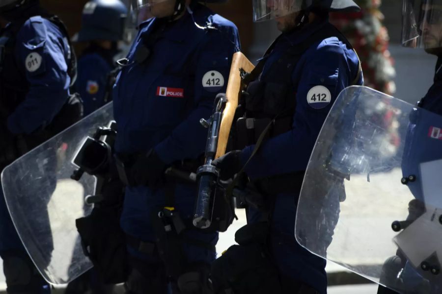 Demonstration Polizei Massnahmen Coronavirus