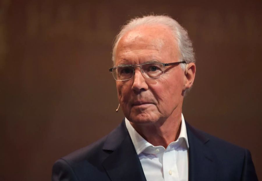 Franz Beckenbauer schlug als erster vor, die WM 2022 im Winter auszutragen.