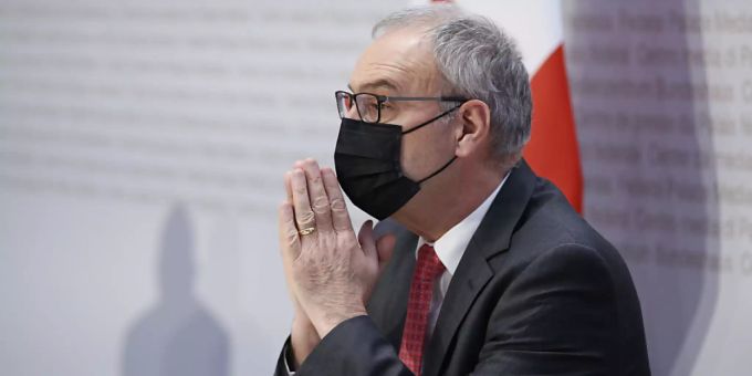 Bundespräsident Guy Parmelin hat am Freitag in einem Weihnachtsgruss zur Vorsicht angesichts der Corona-Pandemie aufgerufen. (Archivbild) Bundespräsident Guy Parmelin hat am Freitag in einem Weihnachtsgruss zur Vorsicht angesichts der Corona-Pandemie aufgerufen. (Archivbild)