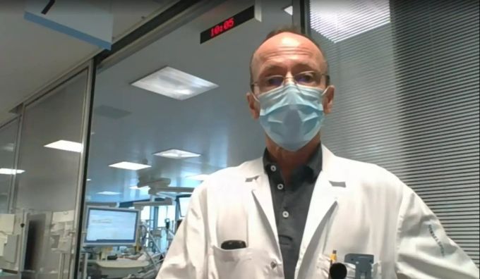 Stephan Jakob, Chefarzt am Berner Inselspital. Auf der Intensivstation liegen derzeit vier Personen mit Coronavirus, 27 von 28 Betten sind belegt. Stephan Jakob Inselspital Coronavirus