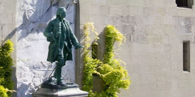 Statue des Rebellen und Lokalhelden Jean Daniel Abraham Davel, genannt Major Davel, auf dem Place du Chateau in Lausanne, aufgenommen am 12. Juli 2007. Jean Daniel Abraham Davel