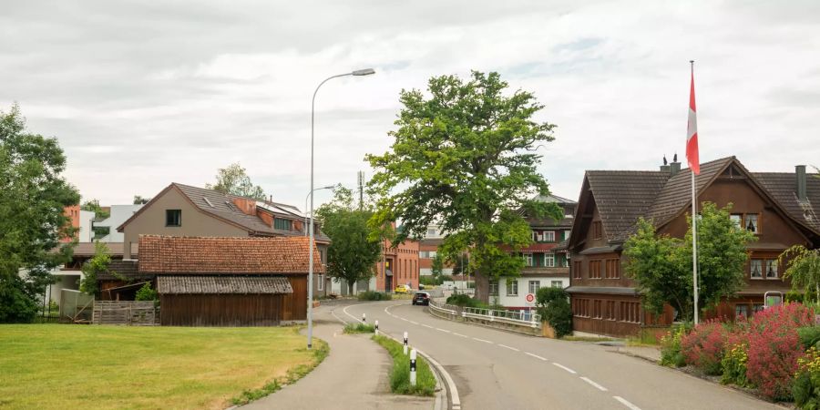 Die Flawilerstrasse ist die Einfahrt zur Gemeinde Oberuzwil.