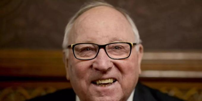 Möglicher Aufstieg? - HSV-Idol Seeler lobt Stadtrivale St. Pauli