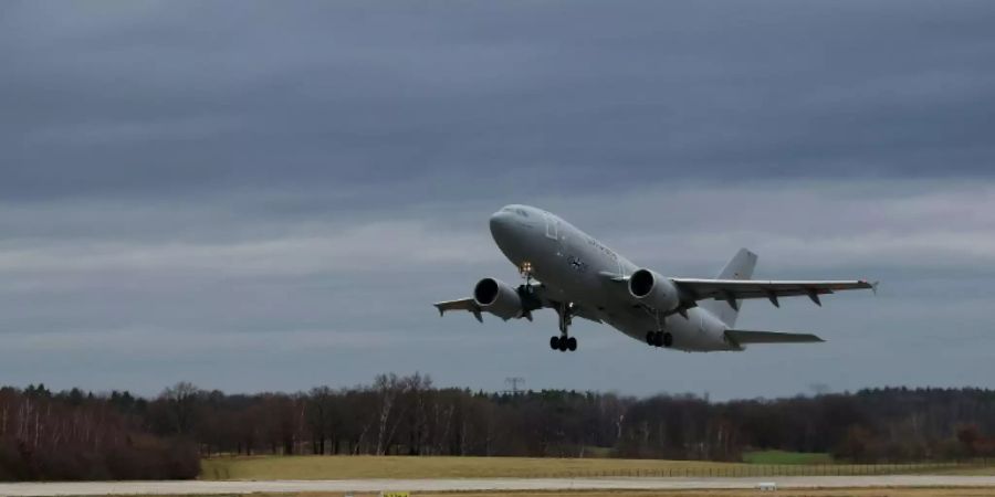 Abhebender Flieger