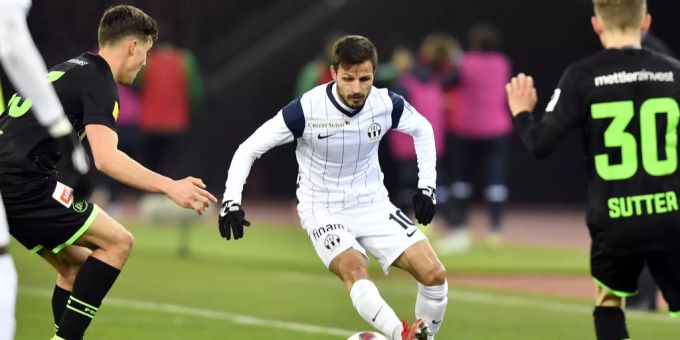 FCZ-Spielmacher Antonio Marchesano behauptet den Ball. FC Zürich