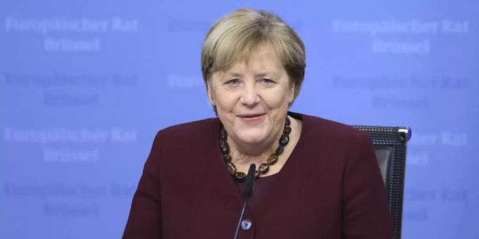 Bundeskanzlerin Angela Merkel (CDU) spricht während einer Pressekonferenz auf einem EU-Gipfel. Foto: Aris Oikonomou/Pool AFP/AP/dpa Bundeskanzlerin Angela Merkel (CDU) spricht während einer Pressekonferenz auf einem EU-Gipfel. Foto: Aris Oikonomou/Pool AFP/AP/dpa