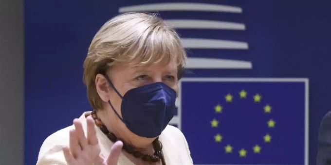 Bundeskanzlerin Angela Merkel (CDU) bei der Ankunft zu ihrem womöglich letzten EU-Gipfel. Foto: Yves Herman/Pool Reuters/AP/dpa Bundeskanzlerin Angela Merkel (CDU) bei der Ankunft zu ihrem womöglich letzten EU-Gipfel. Foto: Yves Herman/Pool Reuters/AP/dpa