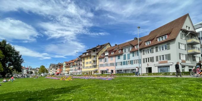 Die Seestrasse in Zug. Die Seestrasse in Zug.