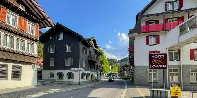 Im Dorfzentrum der Gemeinde Lungern. - Kanton Obwalden Im Dorfzentrum der Gemeinde Lungern. - Kanton Obwalden