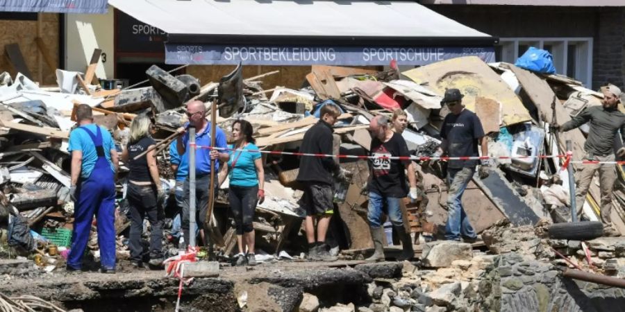 Aufräumarbeiten nach der Flut in Bad Münstereifel