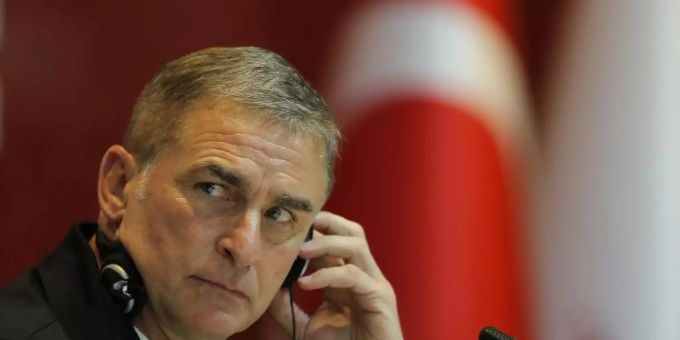 Kann einen Sieg in Lettland gut gebrauchen: Türkei-Trainer Stefan Kuntz. Foto: Uncredited/AP/dpa Kann einen Sieg in Lettland gut gebrauchen: Türkei-Trainer Stefan Kuntz. Foto: Uncredited/AP/dpa
