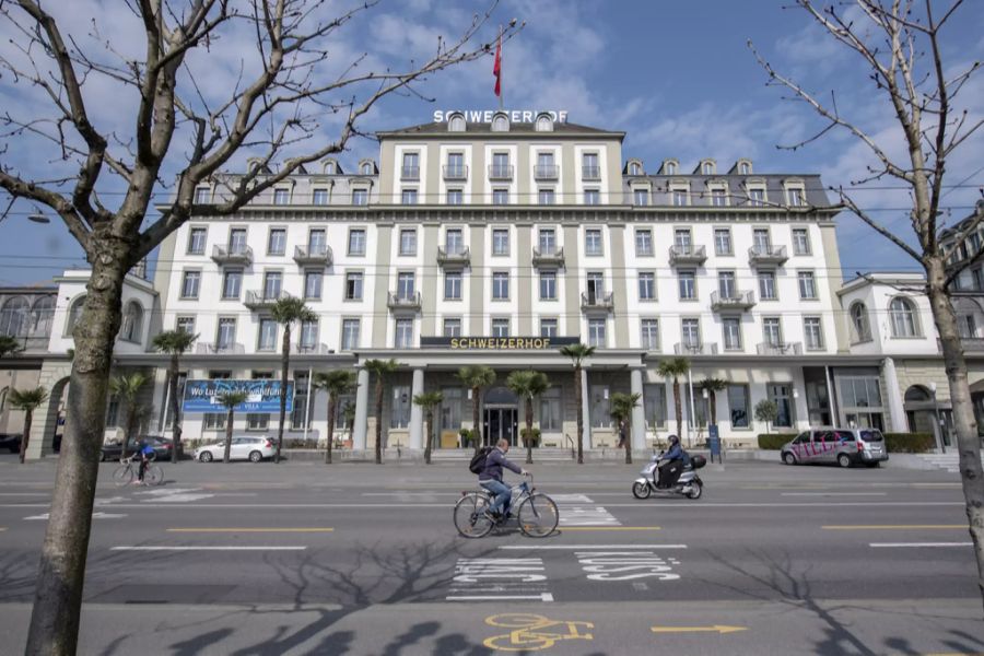 Blick auf das Hotel Schweizerhof in Luzern. Vor allem in Hotels in den Schweizer Städten hat es noch viele freie Plätze.