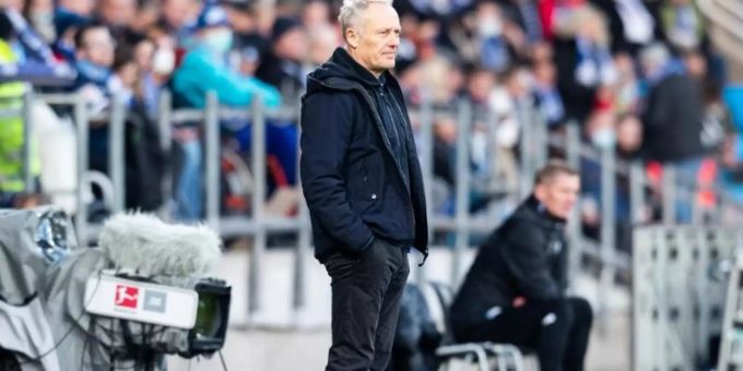Erlebte bei seinem 300. Bundesliga-Spiel eine Niederlage des SC Freiburg beim VfL Bochum: Freiburgs Kult-Coach Christian Streich. SC Freiburg