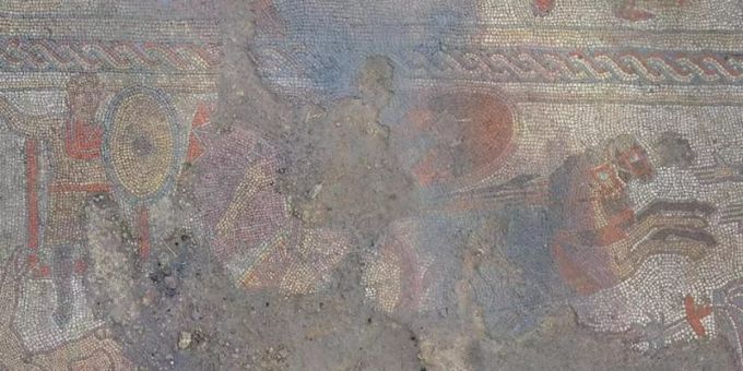 Das in der mittelenglischen Grafschaft Rutland gefundene Mosaik stellt eine der berühmtesten Schlachten des Trojanischen Krieges dar. Foto: Ulas/PA Media/dpa Das in der mittelenglischen Grafschaft Rutland gefundene Mosaik stellt eine der berühmtesten Schlachten des Trojanischen Krieges dar. Foto: Ulas/PA Media/dpa